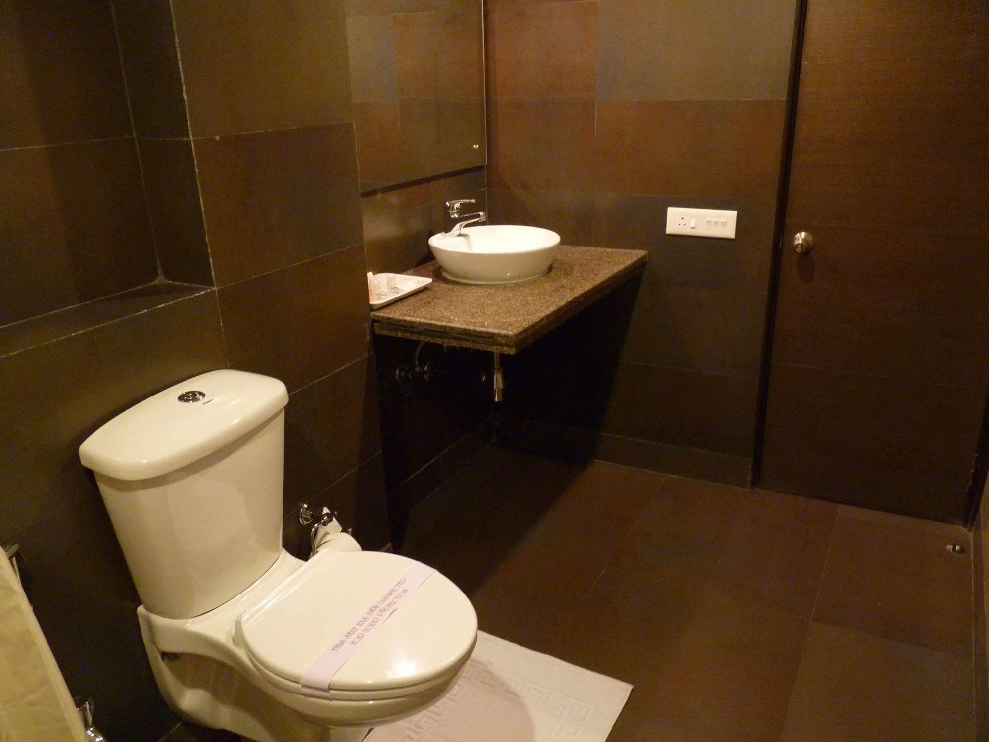 Treebo Trend Hotel Relax Inn Калькутта Экстерьер фото
