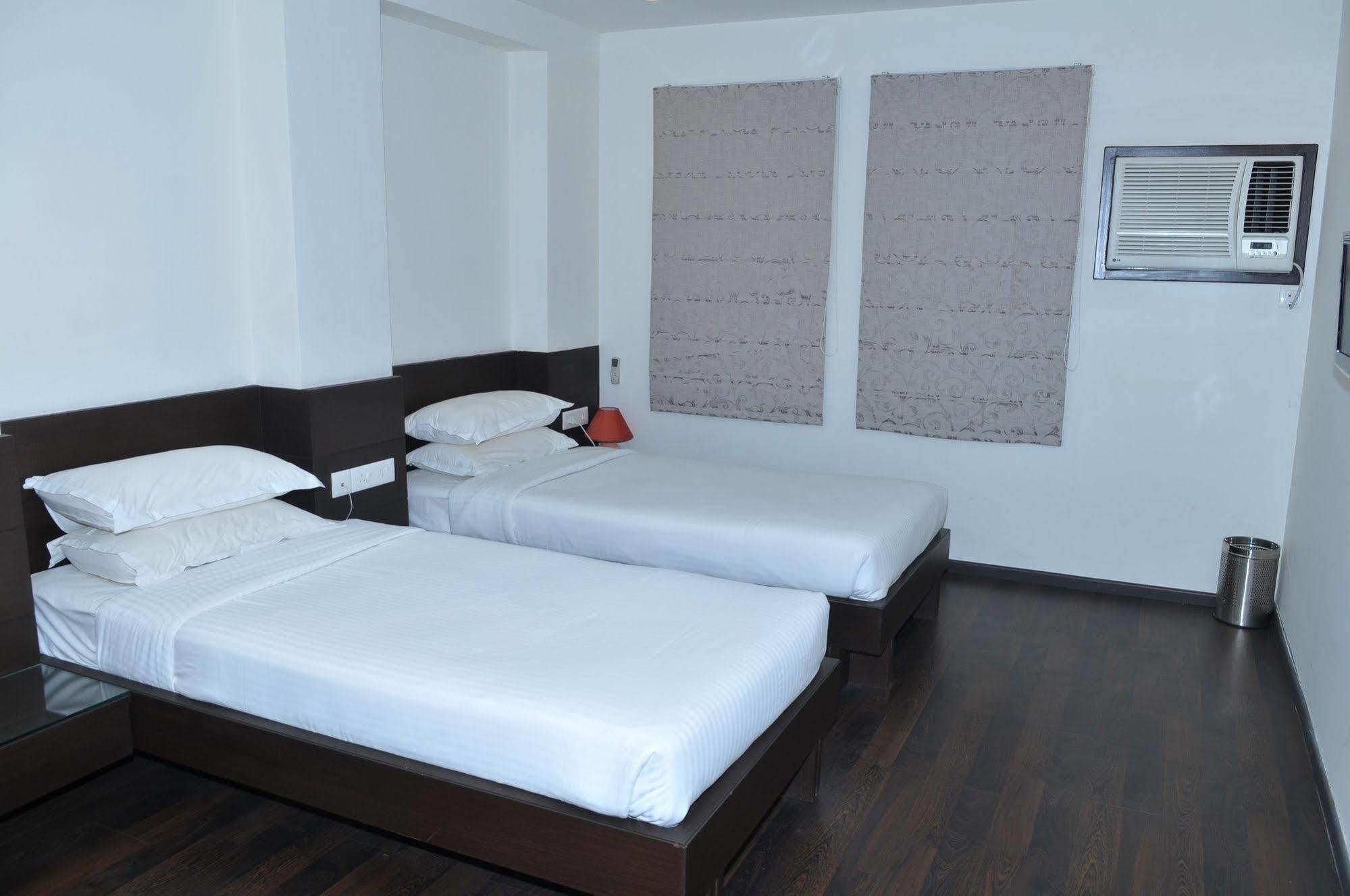 Treebo Trend Hotel Relax Inn Калькутта Экстерьер фото